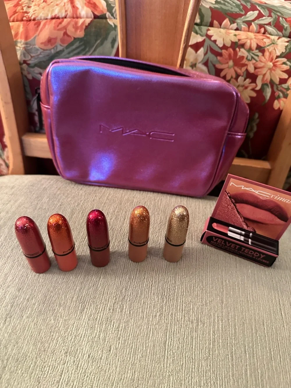 Brand new! MAC Cosmetics Lipstick Set 6 mini lipsticks in pinks, nudes, red.